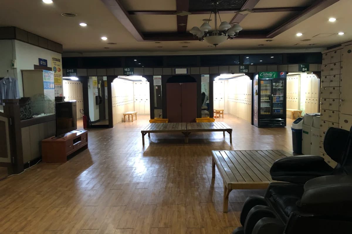 Jjimjilbang for First-Timers: How Korea's Bathhouses Actually Work