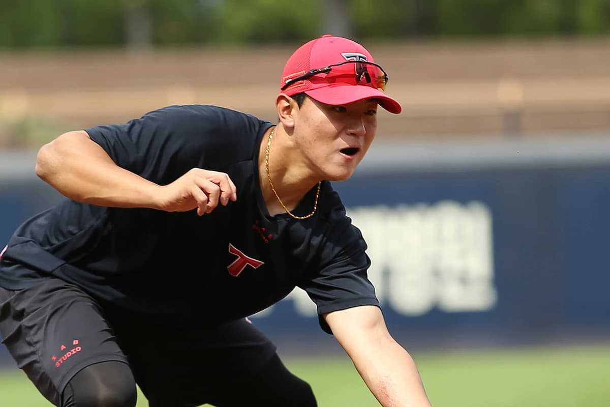 Kim Do-young Went 4-for-4 on the Last Possible Day and Missed the Record by One Home Run. He Says He Could Not Carry the Crown.