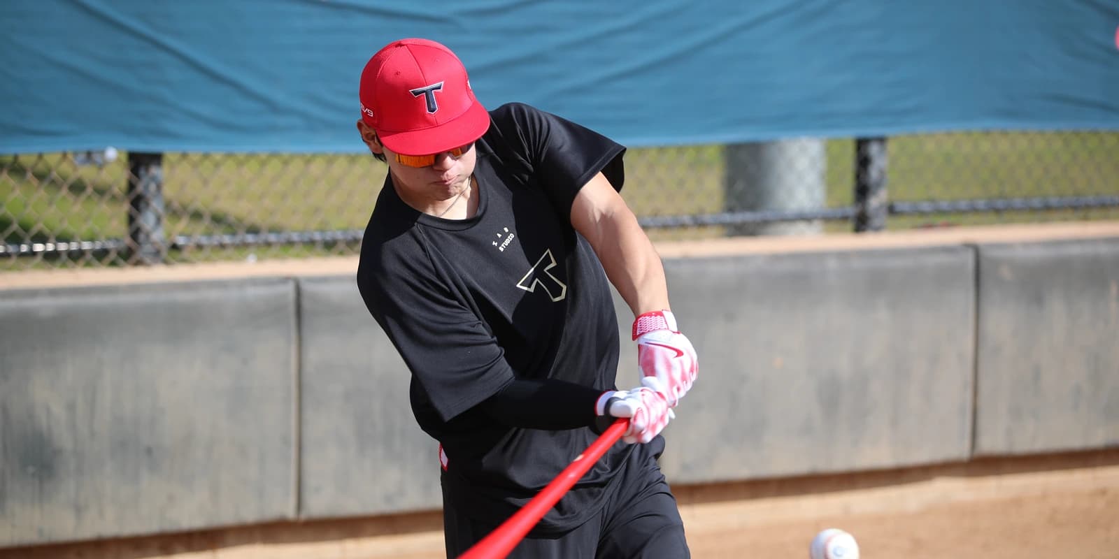 Kim Do-young Went 4-for-4 on the Last Possible Day and Missed the Record by One Home Run. He Says He Could Not Carry the Crown.
