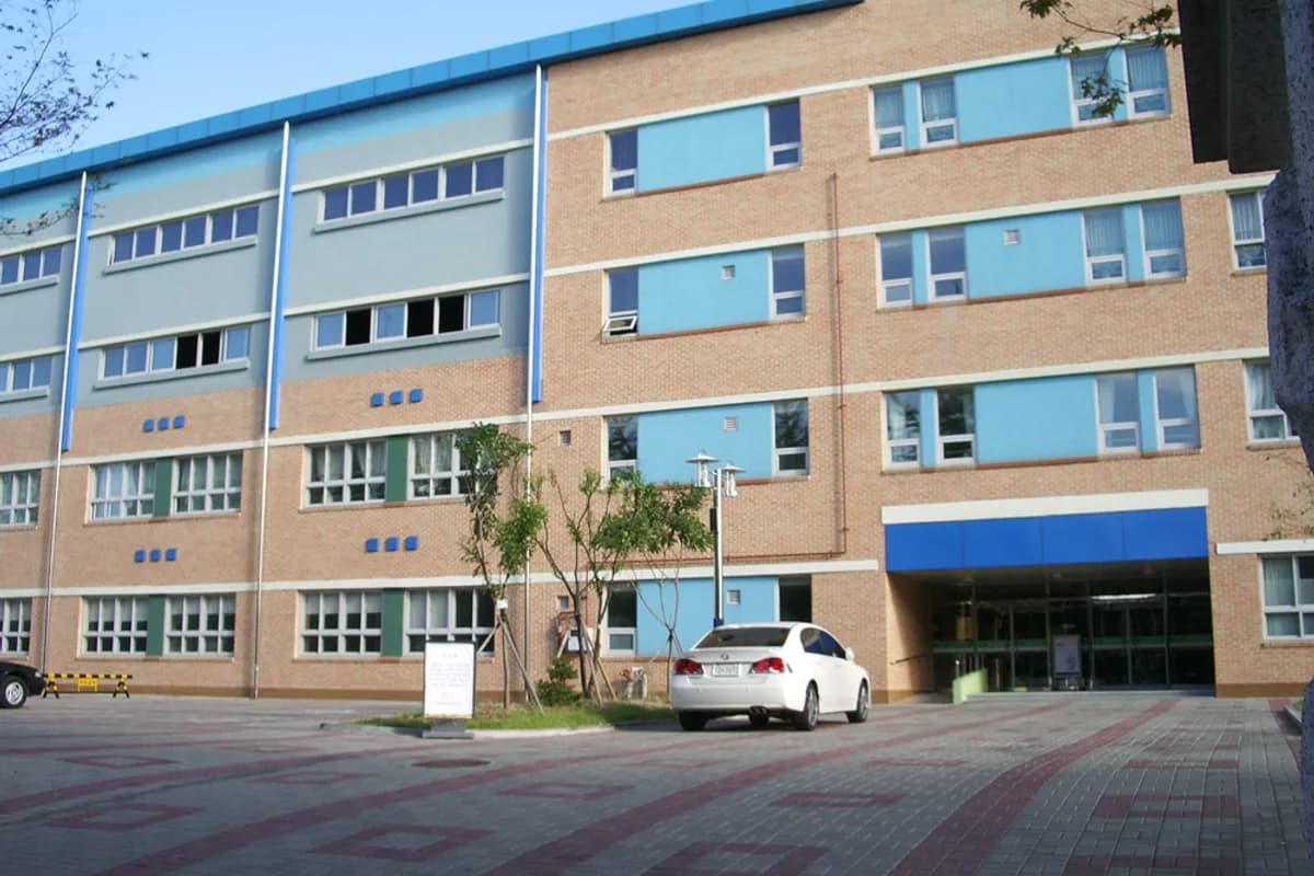 Call 119 for a Paper Cut: How Korea's 'Monster Parents' Broke the Classroom