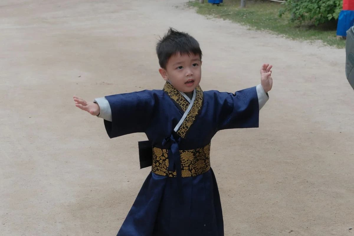 Korean Honorifics (존댓말), Explained: The Politeness System Every Learner Trips Over