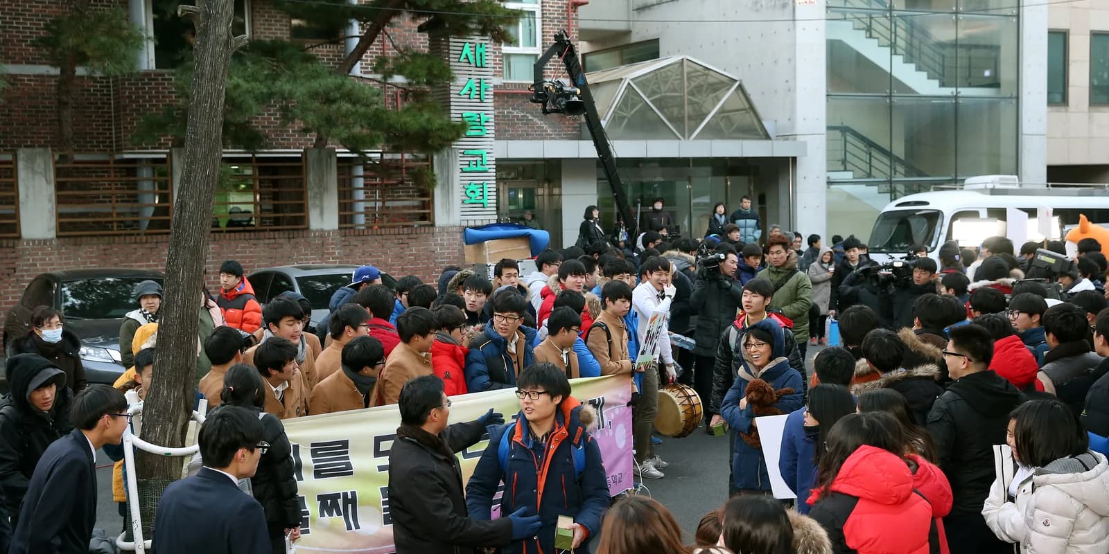 Why Korean Students Study So Hard: Suneung and Hagwon, Explained