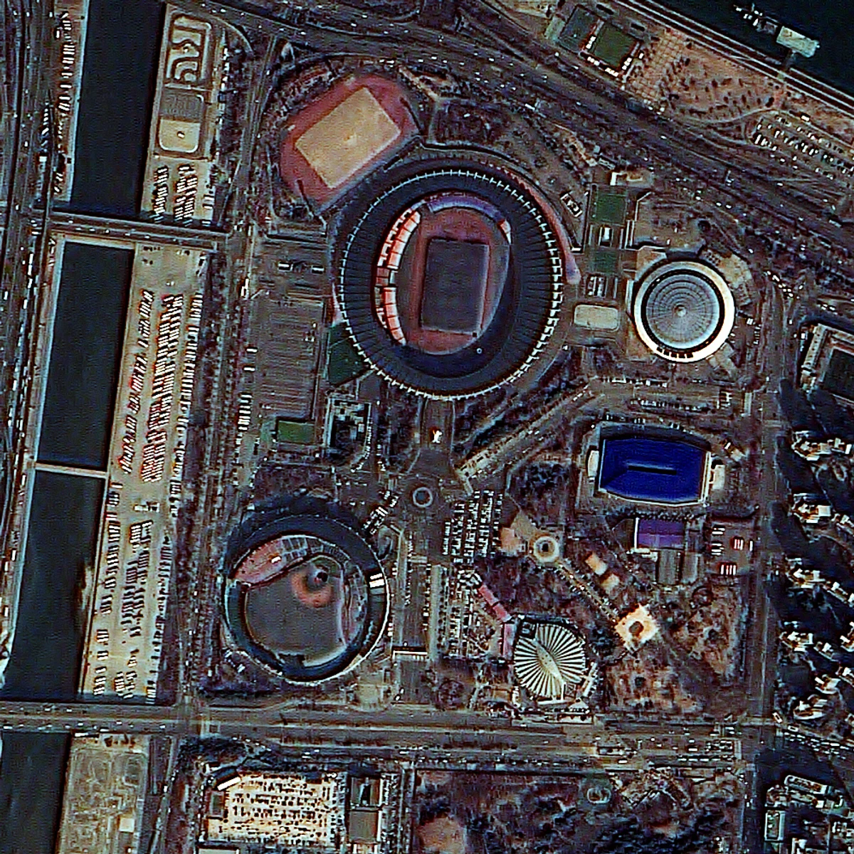 Satellite image of the Jamsil sports complex: the baseball stadium at lower left and, a short walk away at centre, the Olympic Main Stadium, where both clubs will play from 2027